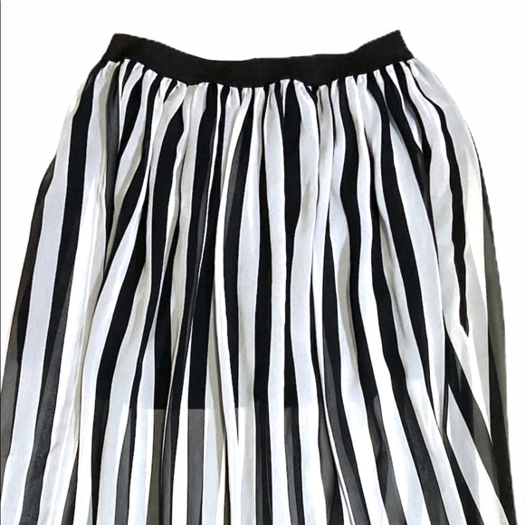 H And M Divided Stripes Long Skirt Black White Sz2 - Picture 4 of 8